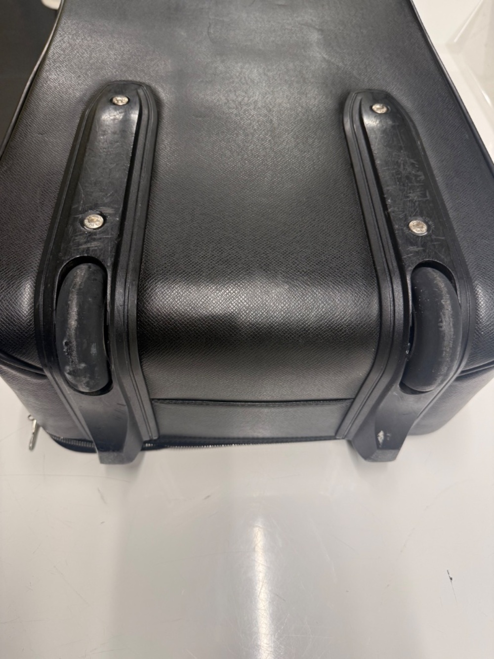 Louis Vuitton Taiga Pegase 55 - Picture 12 of 16